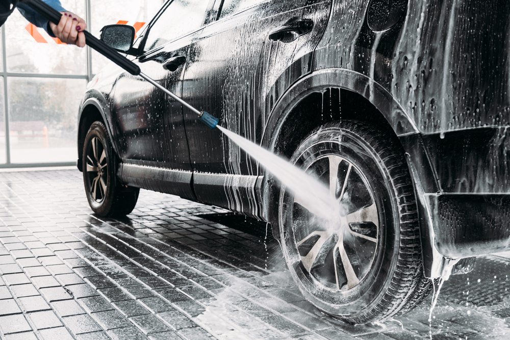 The Benefits of Regular Car Washes and Waxing